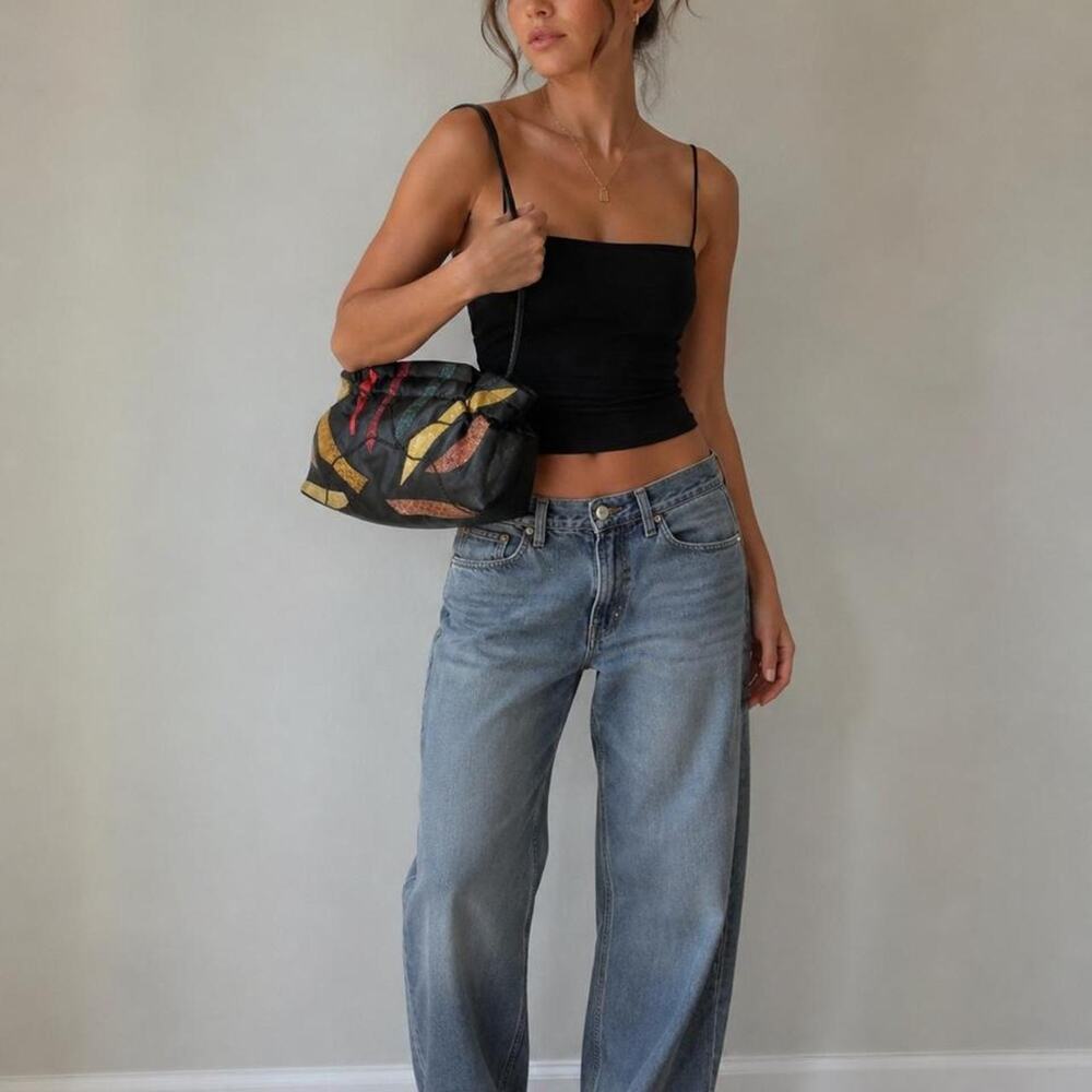 Vintage lyrella black leather handbag